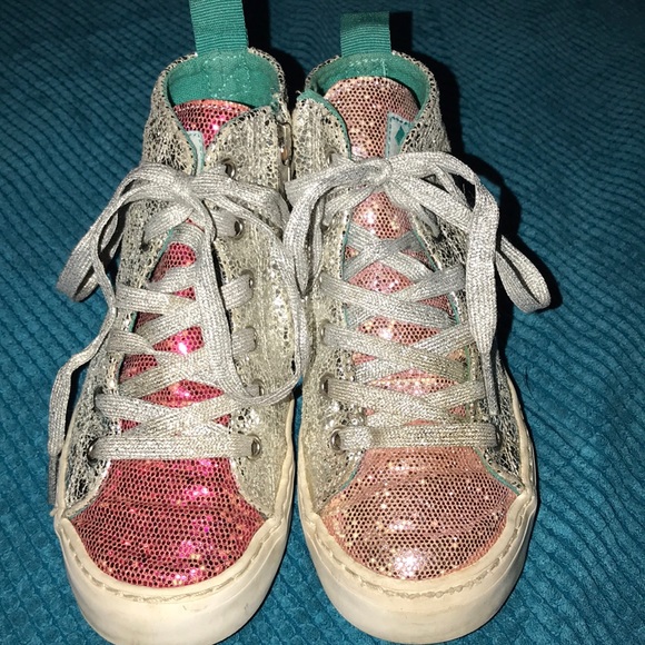 Chooze mismatched shoes - Picture 3 of 10